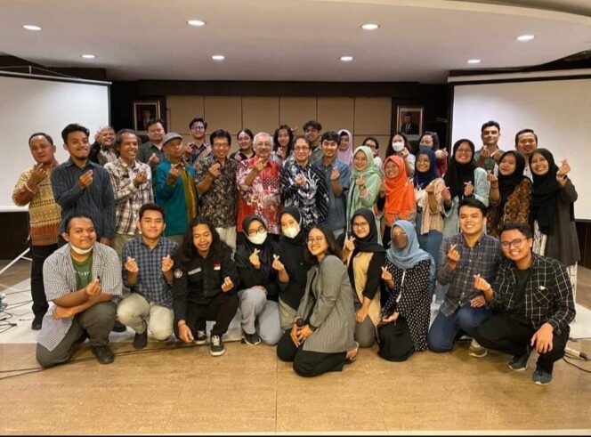 
 Mas Arnanto bersama peserta Focus Group Discussion (FGD) di di Hotel Grand Mercure Yogyakarta.