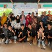 Tim Pelaksana PPK Ormawa UKM Olahraga UTY bersama perangkat desa dan masyarakat Kalurahan Tanjungharjo.