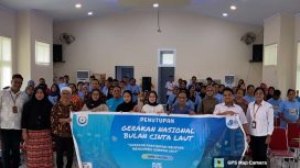 Foto masyarakat Kota Ambon dalam mengikuti kegiatan Gerakan Nasional Bulan Cinta Laut oleh Kementerian Kelautan dan Perikanan RI.